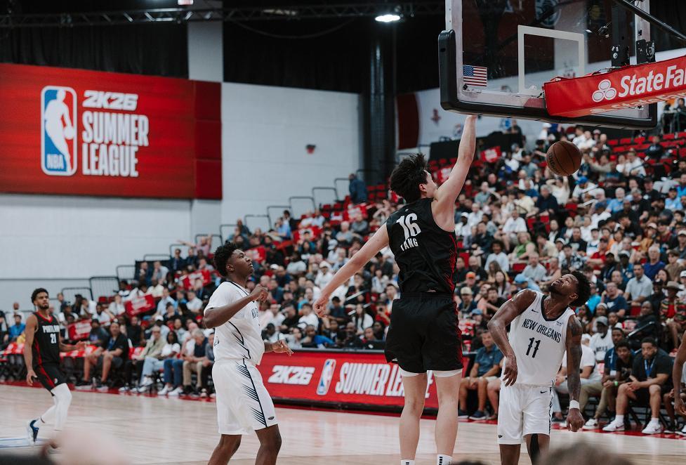 华体会官方网站入口-越打越好！杨瀚森砍15+4+3记三分 全能身手似约基奇 硬刚对手双塔