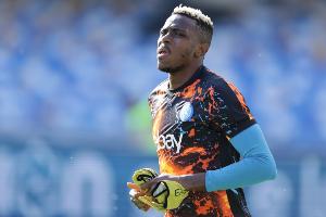 罗马诺：加拉塔萨雷仍与那不勒斯谈奥斯梅恩，后者坚持要银行担保